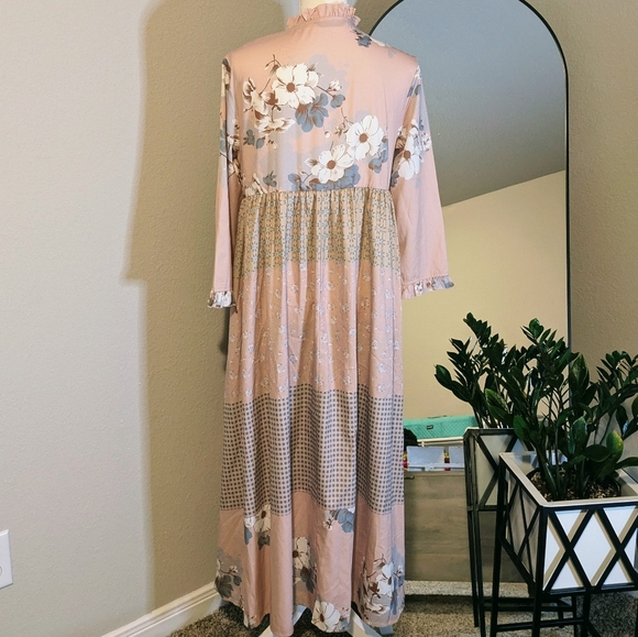 Pink Dainty Maxi Dress - Picture 6 of 8